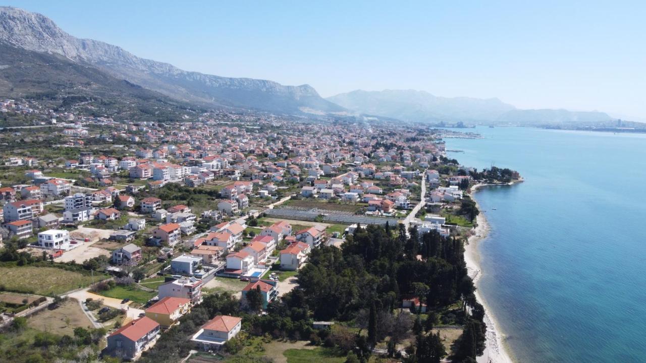 Spacious Apartment Close To The Sea In Kastel Luksic Kaštela Exterior foto